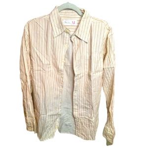 MEN’s STRIPED BUTTON DOWN DRESS SHIRT WITH ONE POCKET.
